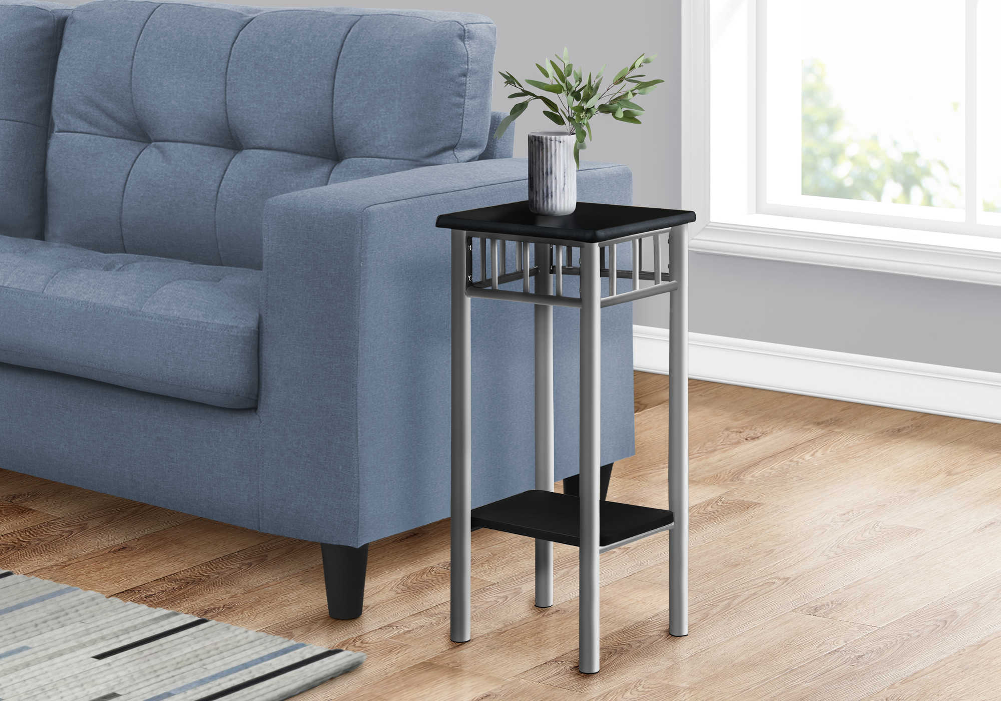 ACCENT TABLE - BLACK / SILVER METAL 