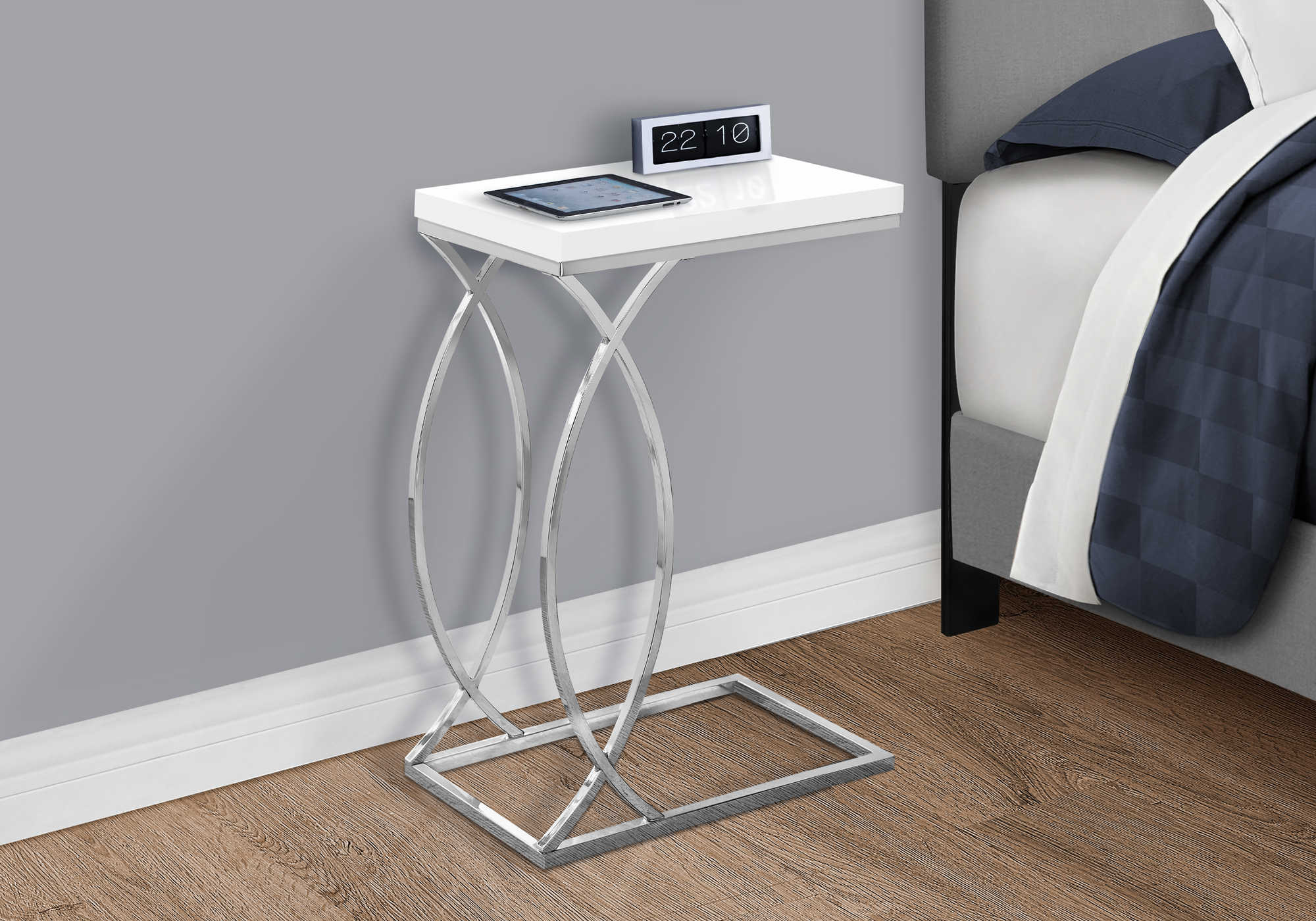 NIGHTSTAND - GLOSSY WHITE WITH CHROME METAL