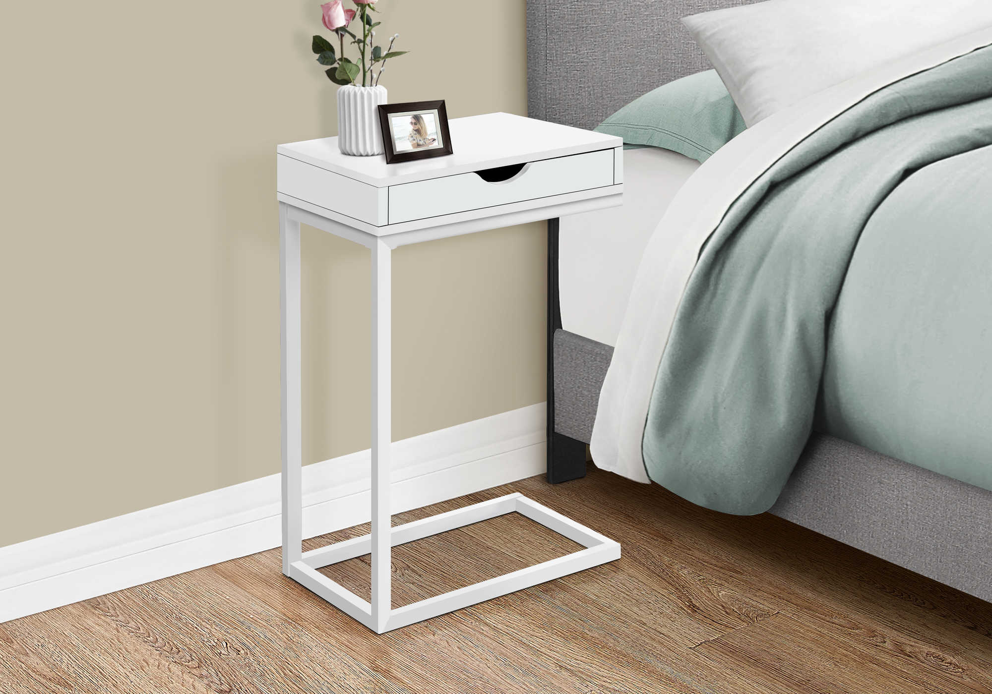 NIGHTSTAND - WHITE / WHITE METAL WITH A DRAWER