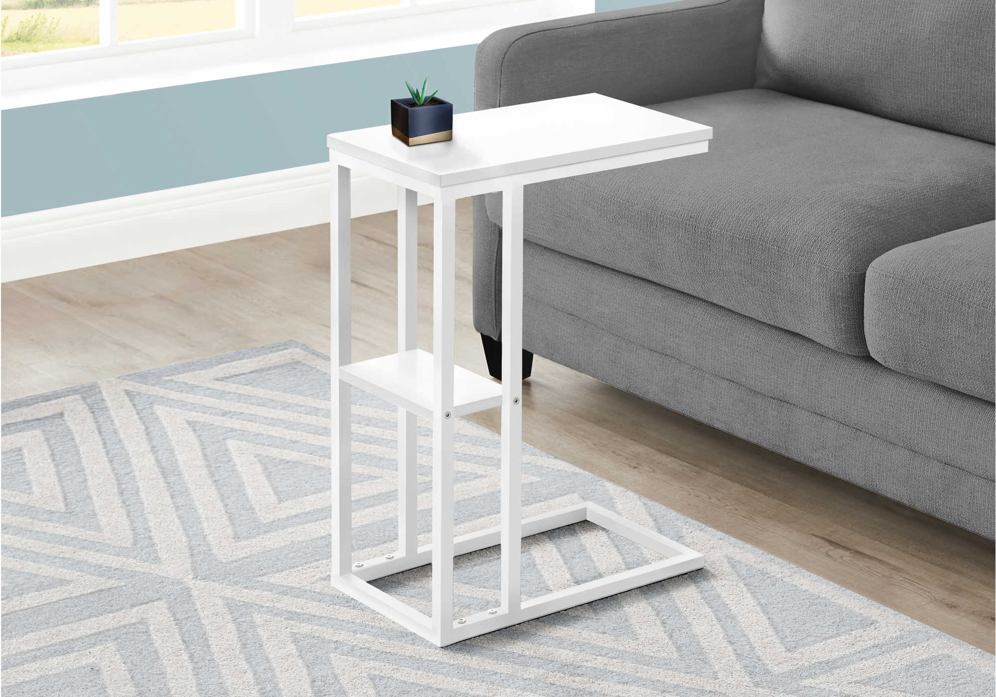 ACCENT TABLE - 25"H / WHITE / WHITE METAL