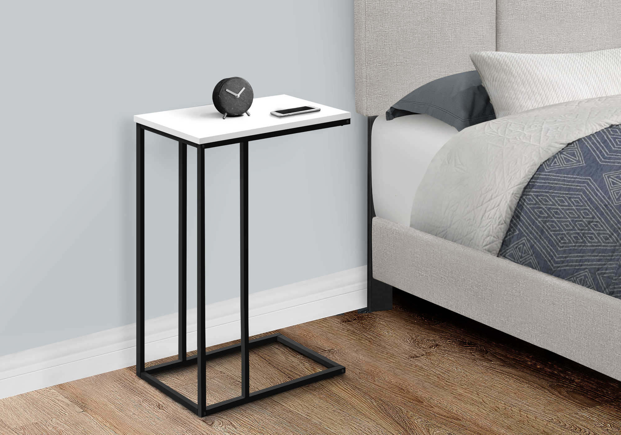 BEDROOM ACCENT TABLE - 25"H / WHITE / BLACK METAL