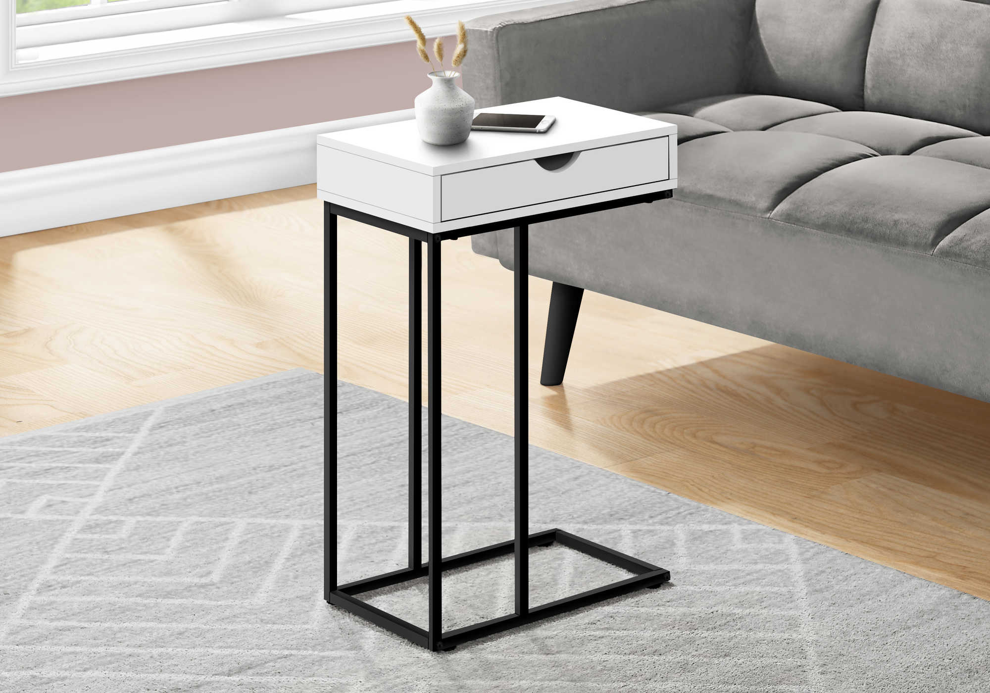 ACCENT TABLE - 25"H / WHITE / BLACK METAL