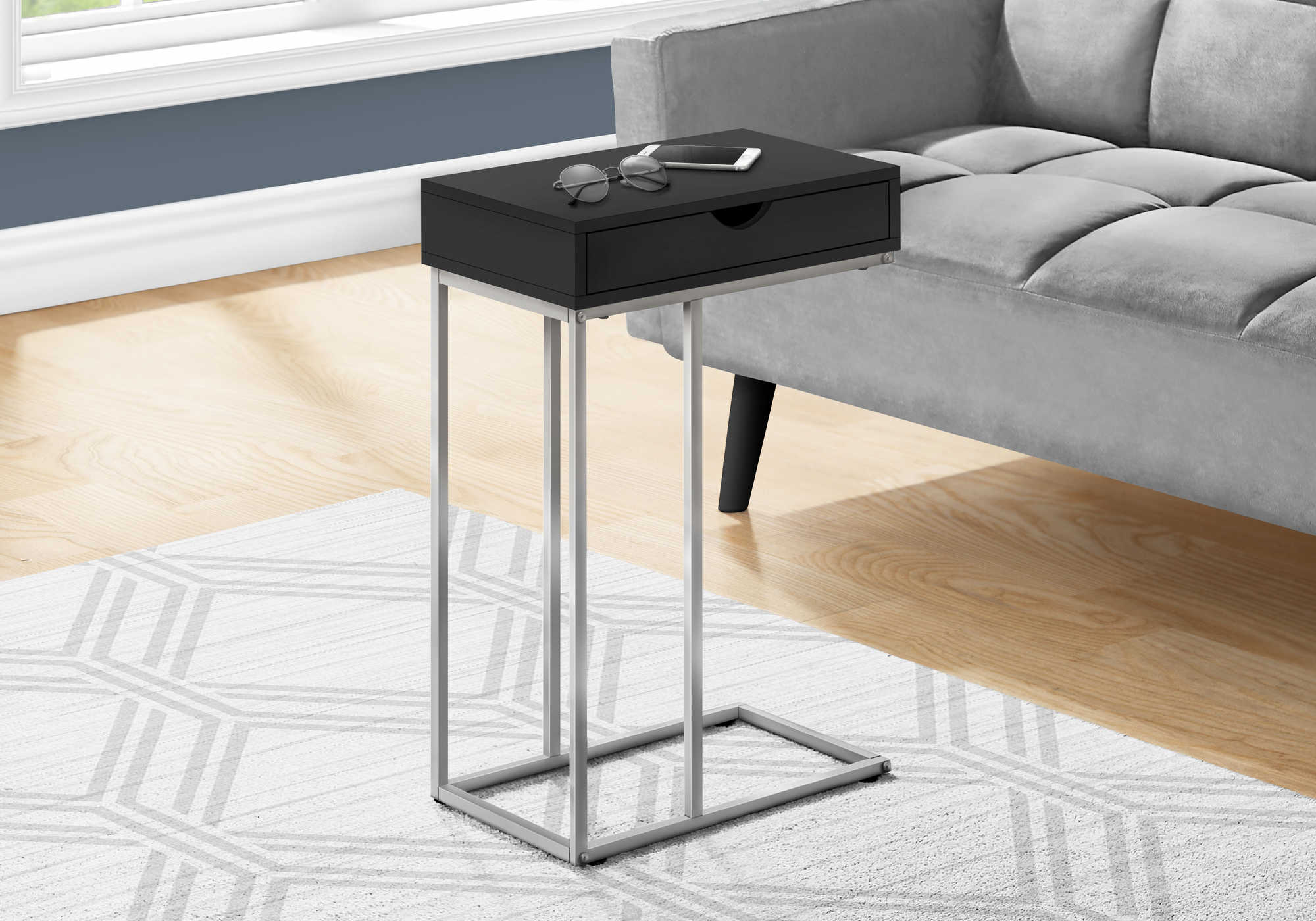 ACCENT TABLE - 25"H / BLACK / SILVER METAL