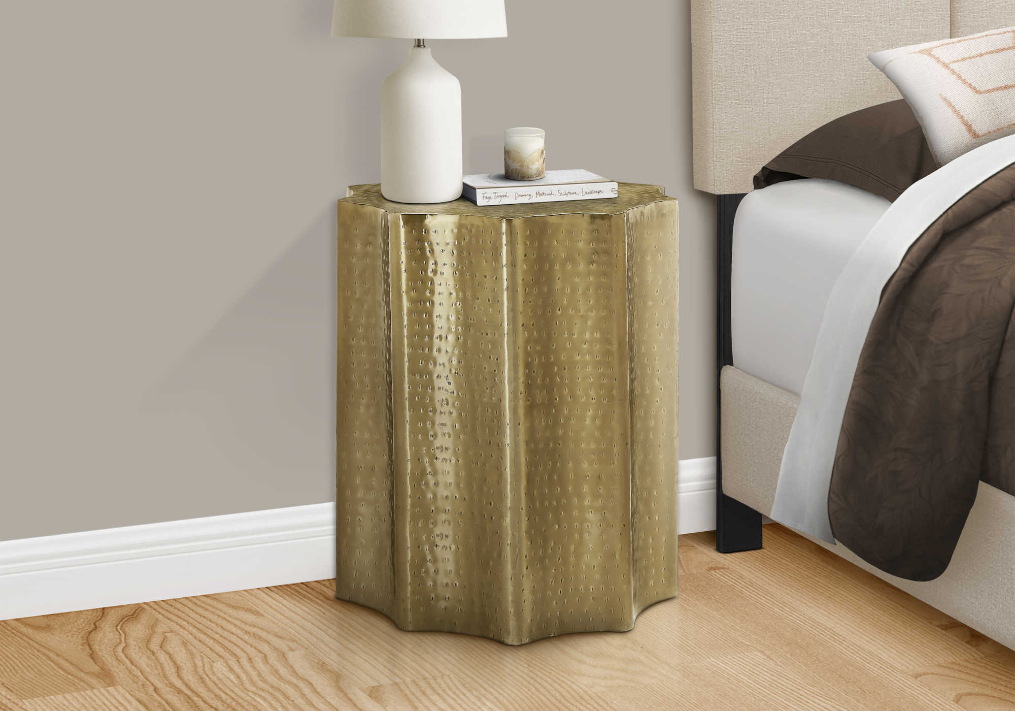 NIGHTSTAND - 22"H / GOLD IRON METAL END TABLE